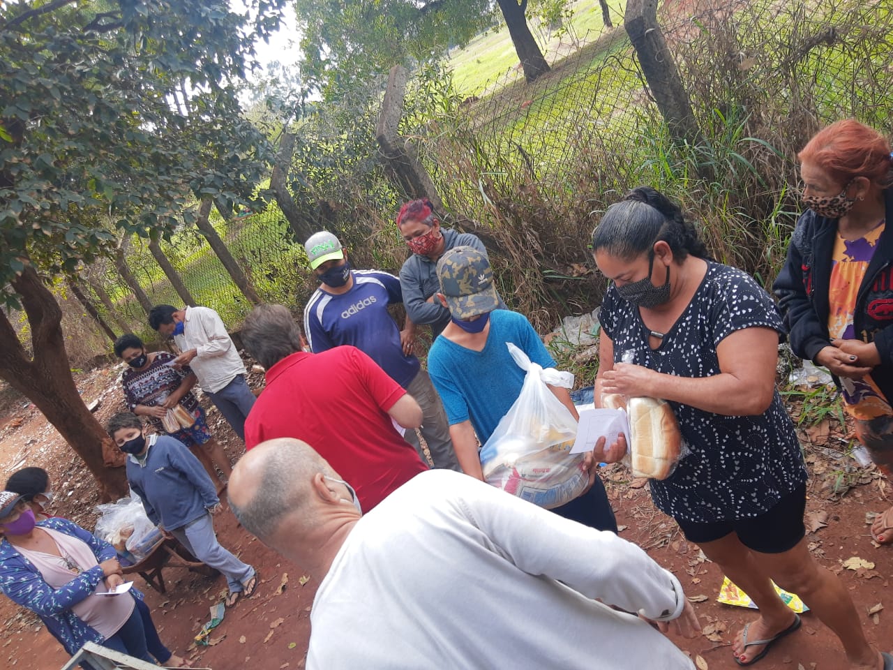 Leia mais sobre o artigo Projeto Quarentena Solidária completa 15 meses, nossa gratidão a todos os doadores e trabalhadores.